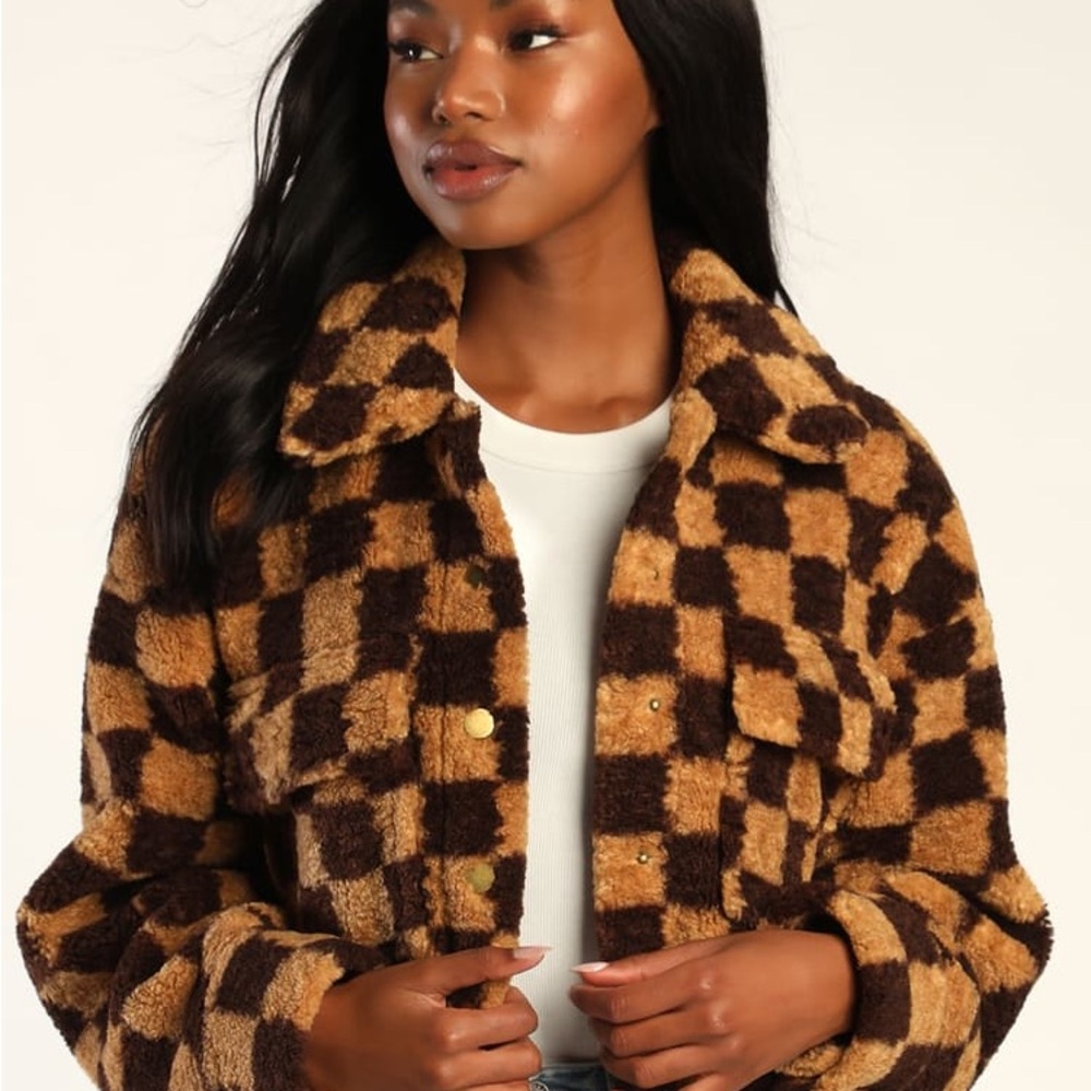 Lulu’s Tan & Brown Checkered Crop Teddy Jacket